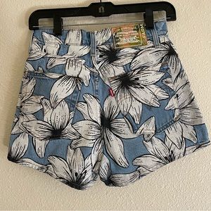 Levis x Farm Rio denim shorts ribcage short, Sz 27, excellent condition.